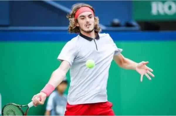 与此相对 与此相对