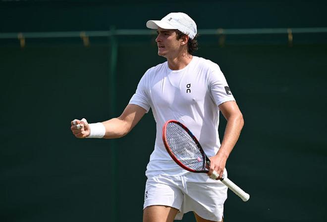 星中脱颖而 星中脱颖而