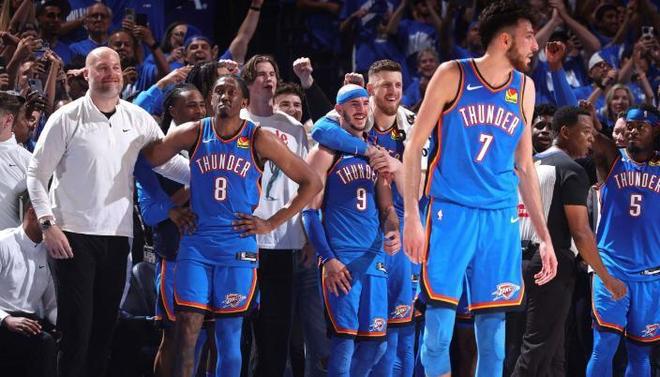 拿下两名资 拿下两名资